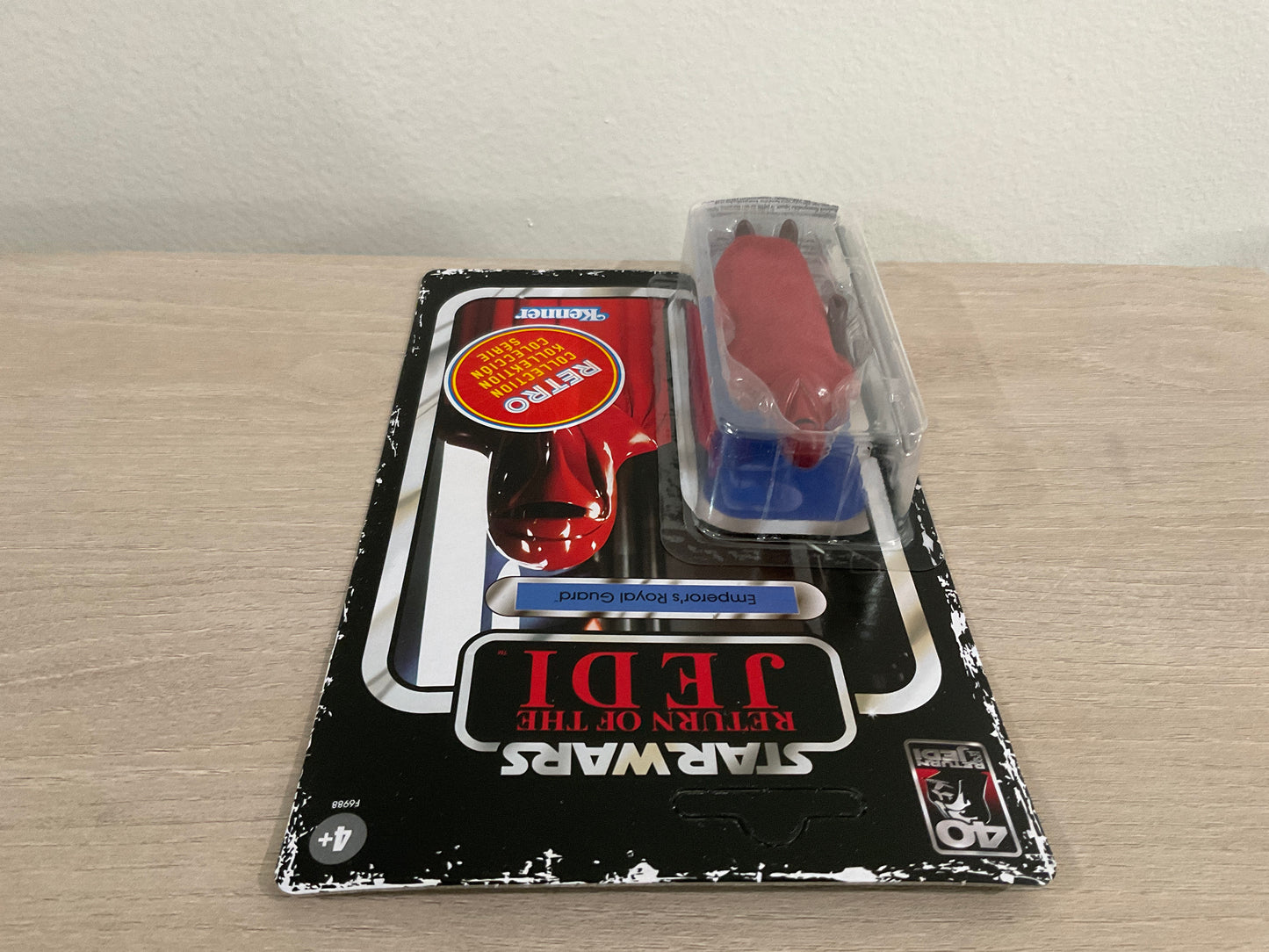 Star Wars Retro Collection Emperor’s Royal Guard Return of the Jedi 3.75-Inch Figure