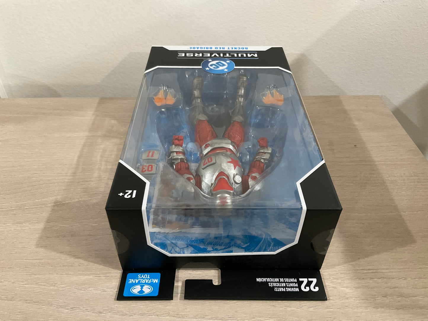 DC Multiverse Rocket Red Brigade (Justice League: Generation Lost) 7″ Action Figure