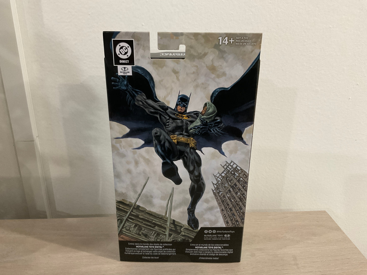 DC Multiverse – Batman (No Man’s Land) 7" Figure with Digital Collectible - Platinum Chase Figure (Substandard)