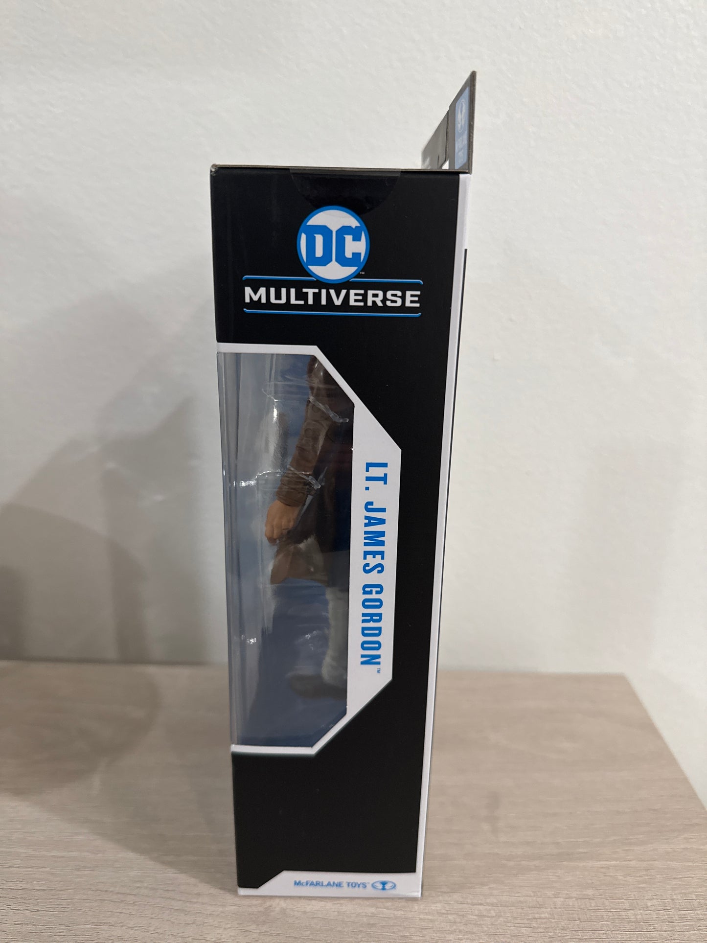 DC Multiverse Lt. James Gordon (Batman: Year One Part 4) 7-Inch Action Figure – Gold Label Exclusive