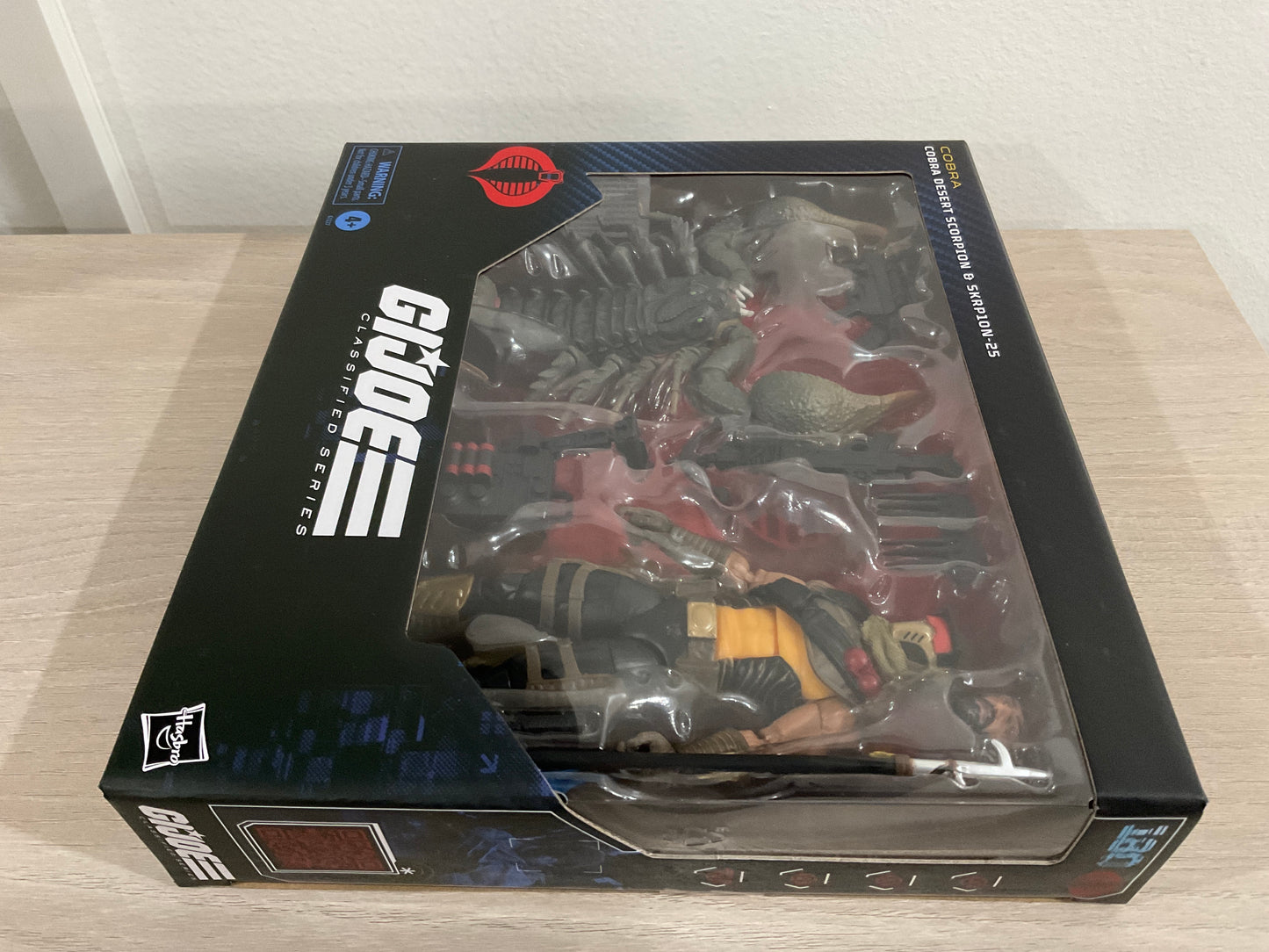 G.I. Joe Classified Series Deluxe Cobra Desert Scorpion & SKRP10N-25 6-Inch Action Figure