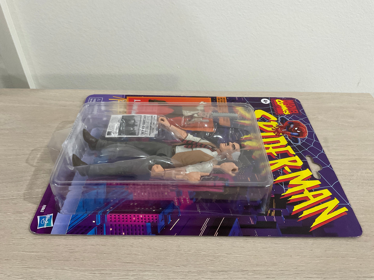 Marvel Legends Retro Collection J. Jonah Jameson 6-Inch Figure (Damaged Package 5) - Reissue