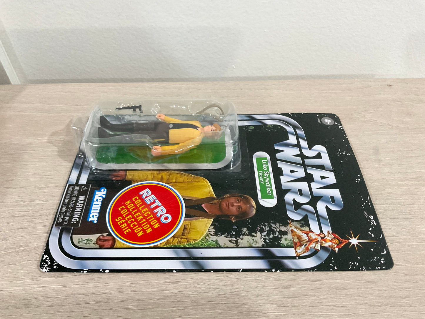 Star Wars Retro Collection — Luke Skywalker (Yavin Ceremony) 3.75″ Figure