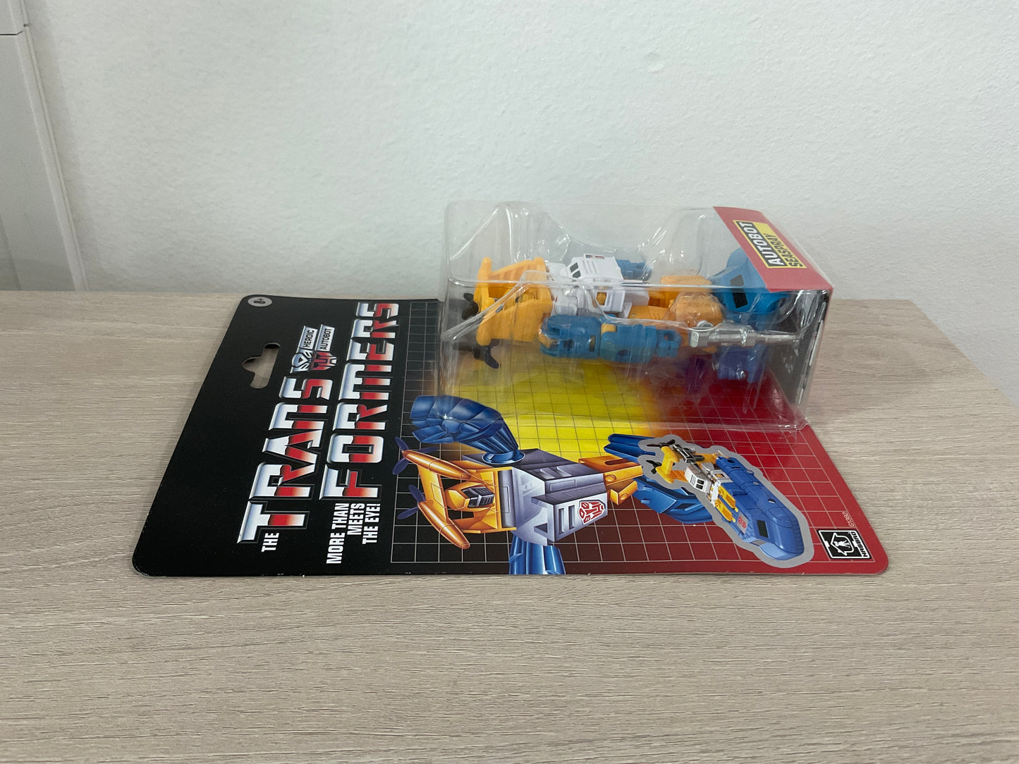 Transformers Toys Autobot Seaspray – Retro G1-Inspired 5-Inch Action Figure