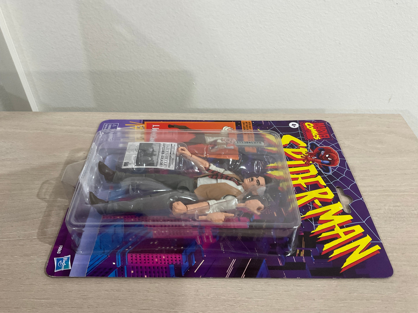 Marvel Legends Retro Collection J. Jonah Jameson 6-Inch Figure (Damaged Package 4) - Reissue
