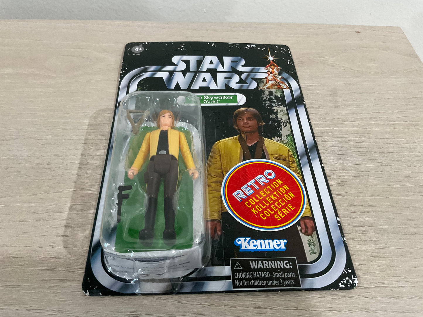 Star Wars Retro Collection — Luke Skywalker (Yavin Ceremony) 3.75″ Figure