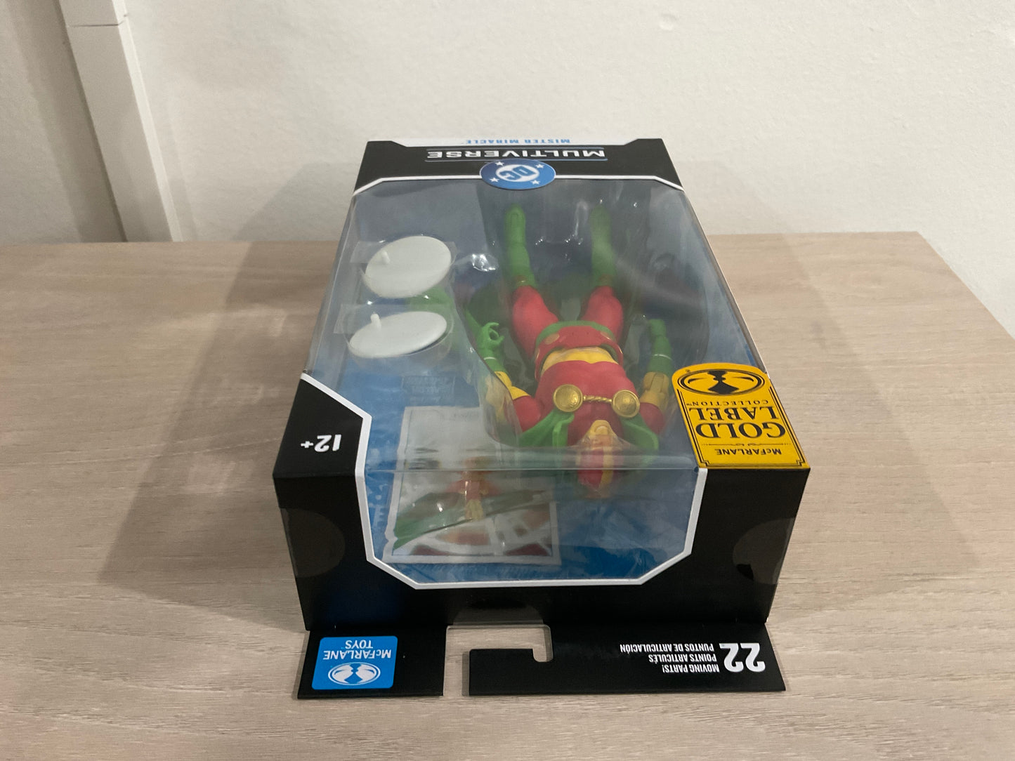 New Gods - Mister Miracle DC Multiverse Gold Label 7" Scale Action Figure