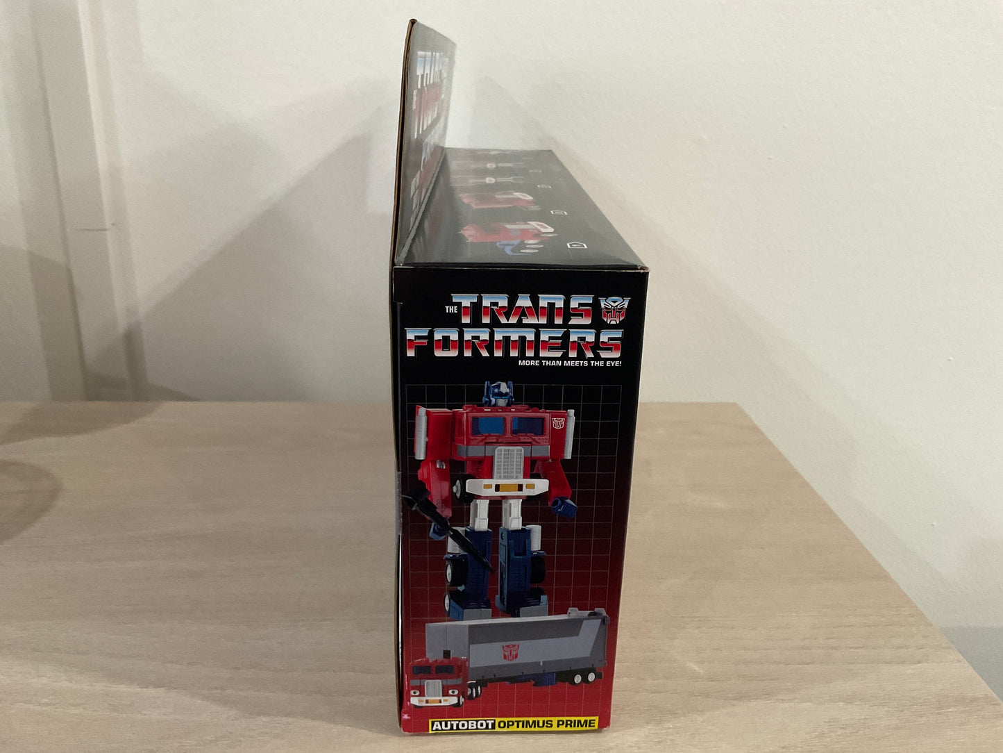 Transformers 40th Anniversary - Optimus Prime - G1 Retro Collectible