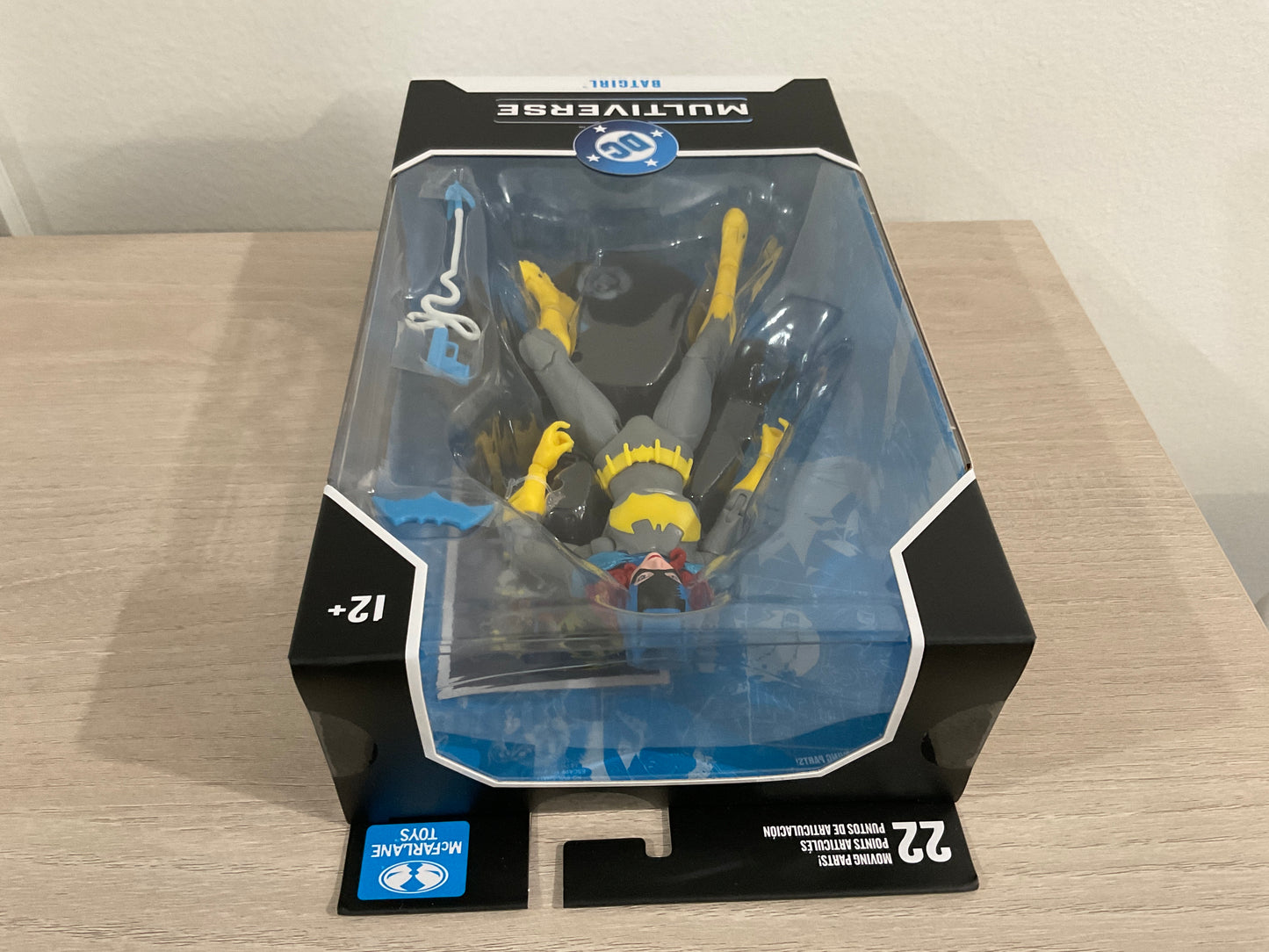 DC Multiverse Wave 23 Batgirl DC Classic 7-Inch Scale Action Figure