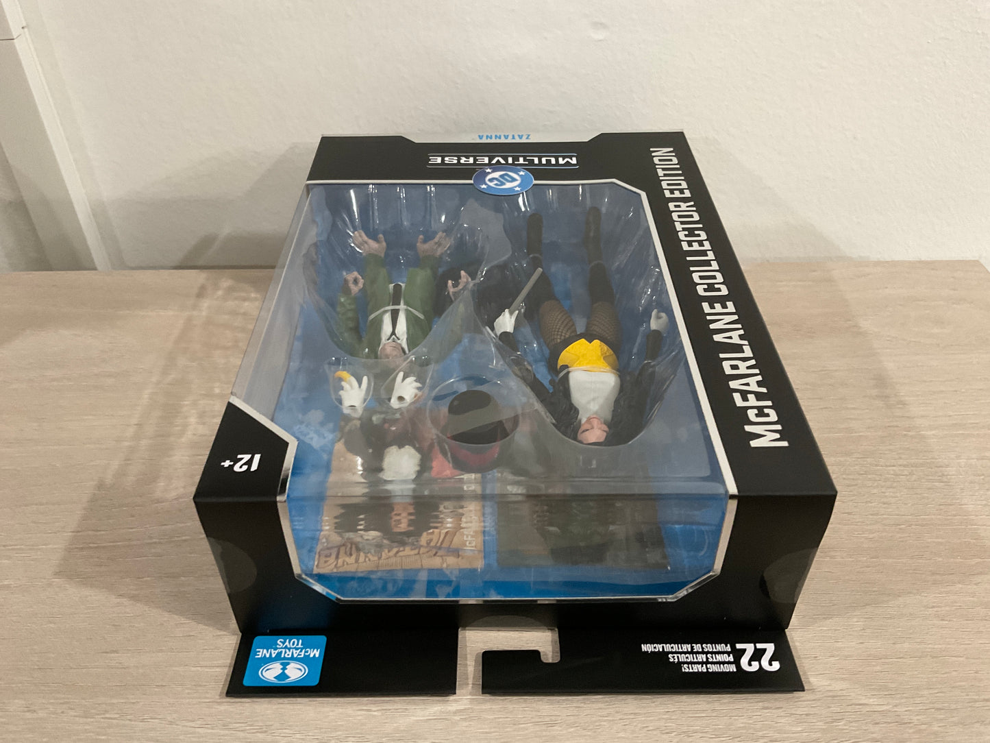 DC McFarlane Collector Edition Wave 13 #53 Zatanna with Detective Chimp (DC Classics) 7″ Action Figure