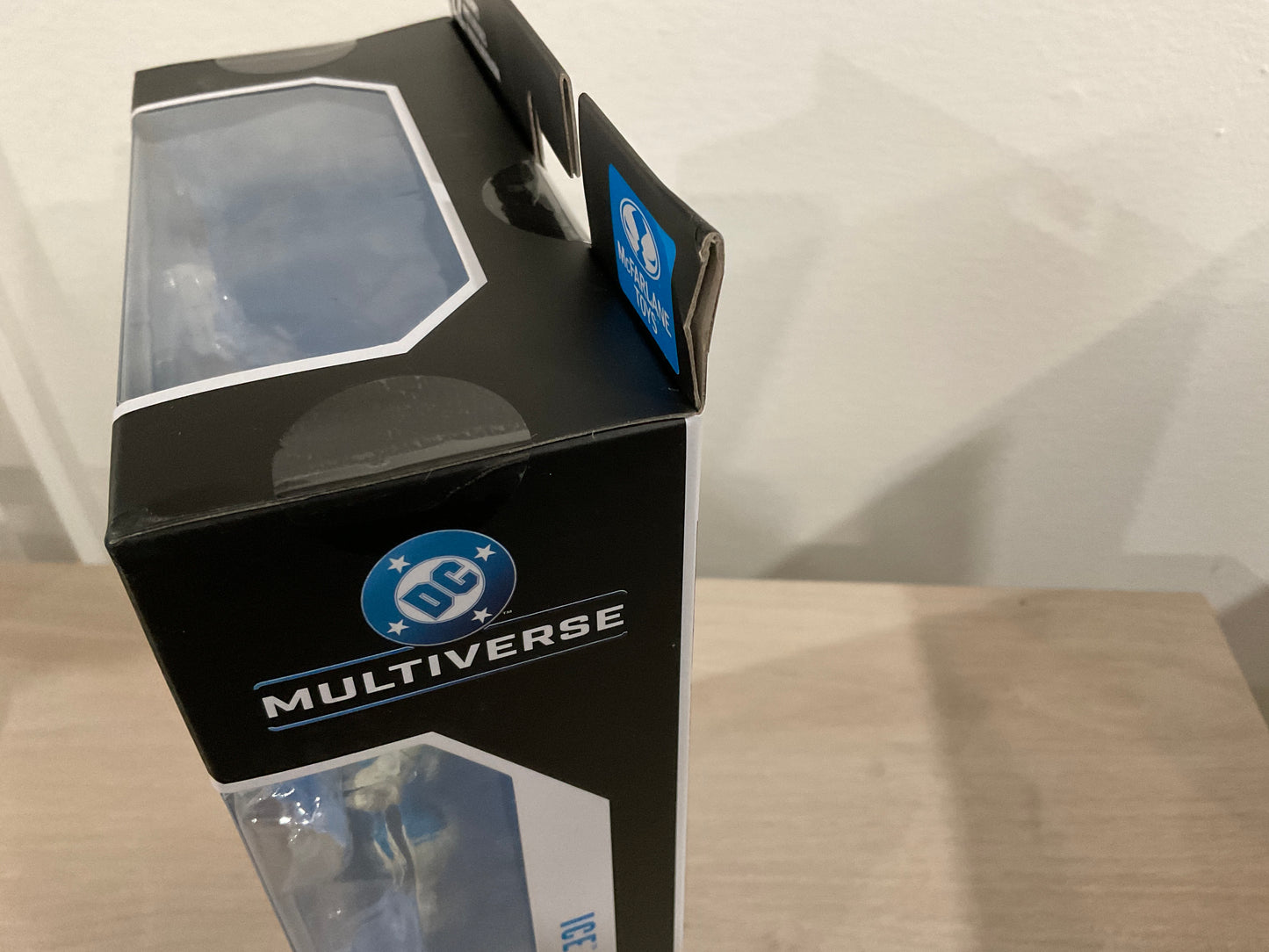 DC Multiverse Wave 25 Fire & Ice Ice 7-Inch Scale Action Figure (Substandard Card)