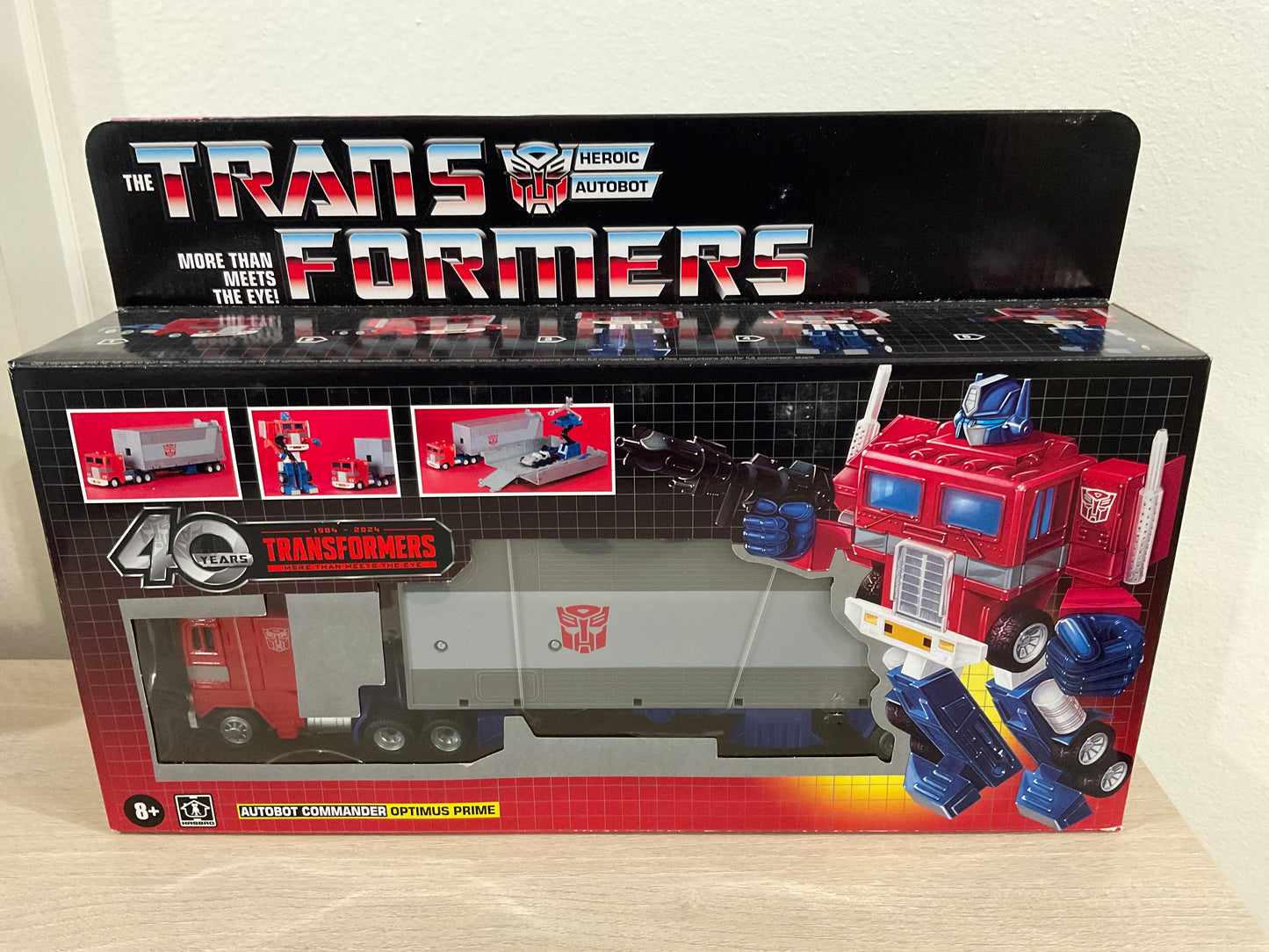 Transformers 40th Anniversary - Optimus Prime - G1 Retro Collectible