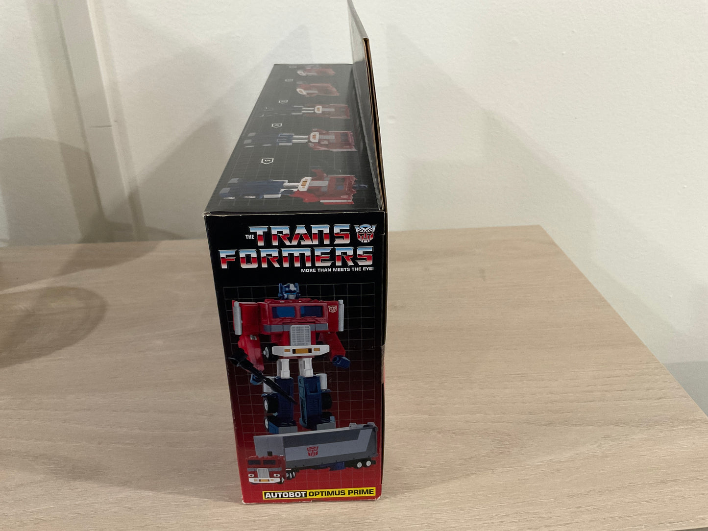 Transformers 40th Anniversary - Optimus Prime - G1 Retro Collectible