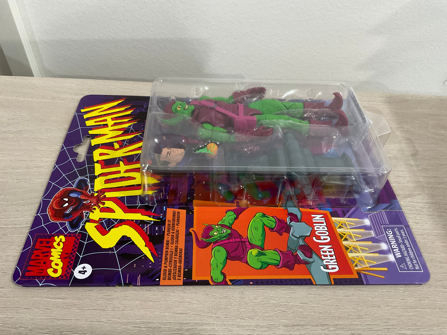 Spider-Man Retro Marvel Legends Green Goblin 6-Inch Action Figure (Reissue)