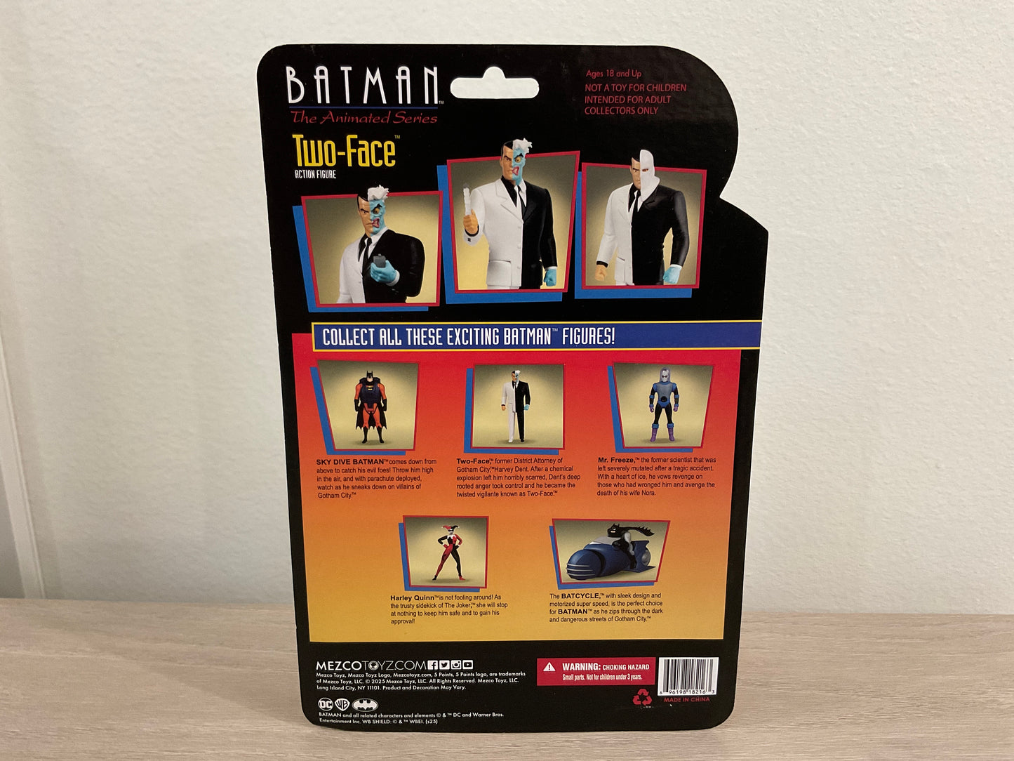 Mezco 5 Points Two-Face Batman: The Animated Series 3.75-Inch Action Figure