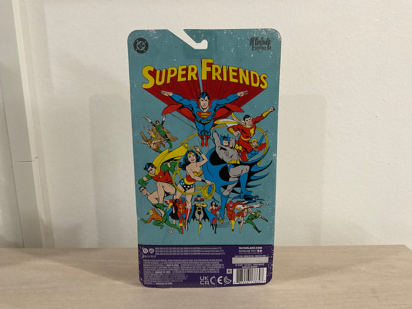 DC Retro Wave 16 Super Friends Wonder Woman 6-Inch Scale Action Figure