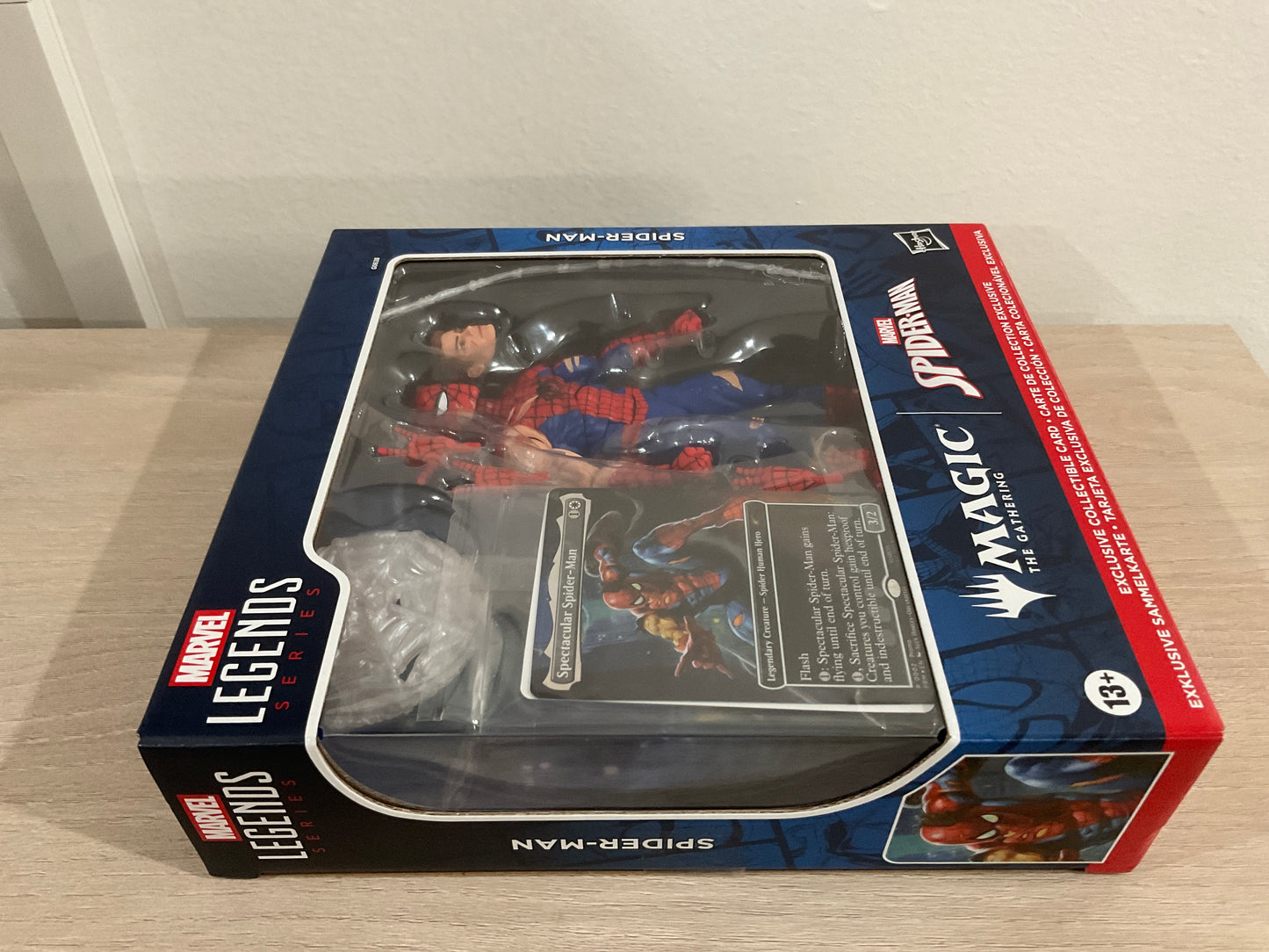 Spider-Man Marvel Legends Magic: The Gathering Battle-Damaged Spider-Man – 6-Inch Action Figure