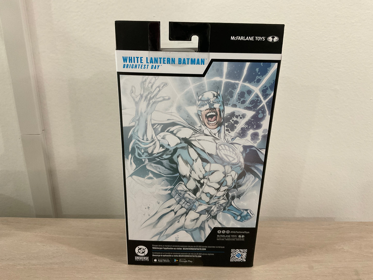 McFarlane DC Multiverse White Lantern Batman Brightest Day 7-Inch Action Figure (Substandard Card 1)