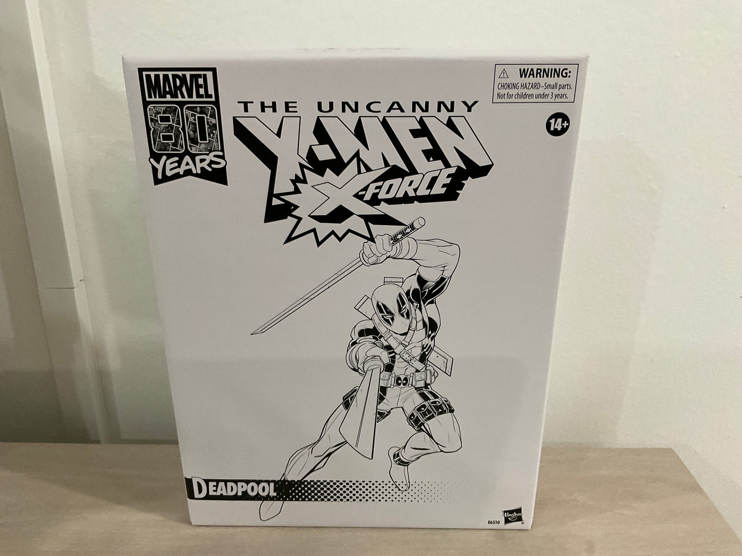 X-Men X-Force Retro Marvel Legends 6-Inch Deadpool Action Figure - Exclusive