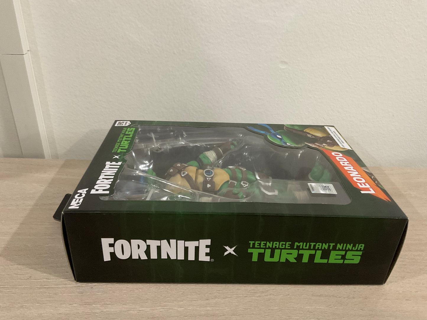 NECA Fortnite x Teenage Mutant Ninja Turtles Ultimate Leonardo 7-Inch Scale Action Figure