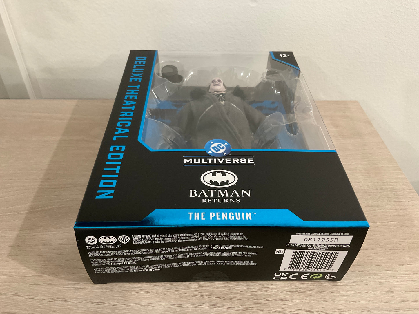 The Penguin (Batman Returns) Deluxe Theatrical Edition 7" Figure