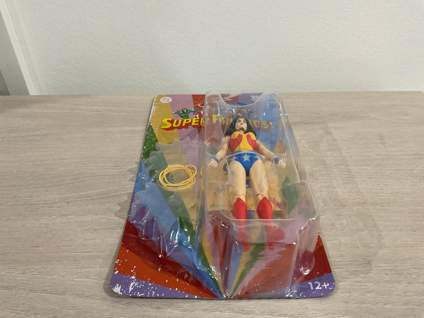 DC Retro Wave 16 Super Friends Wonder Woman 6-Inch Scale Action Figure