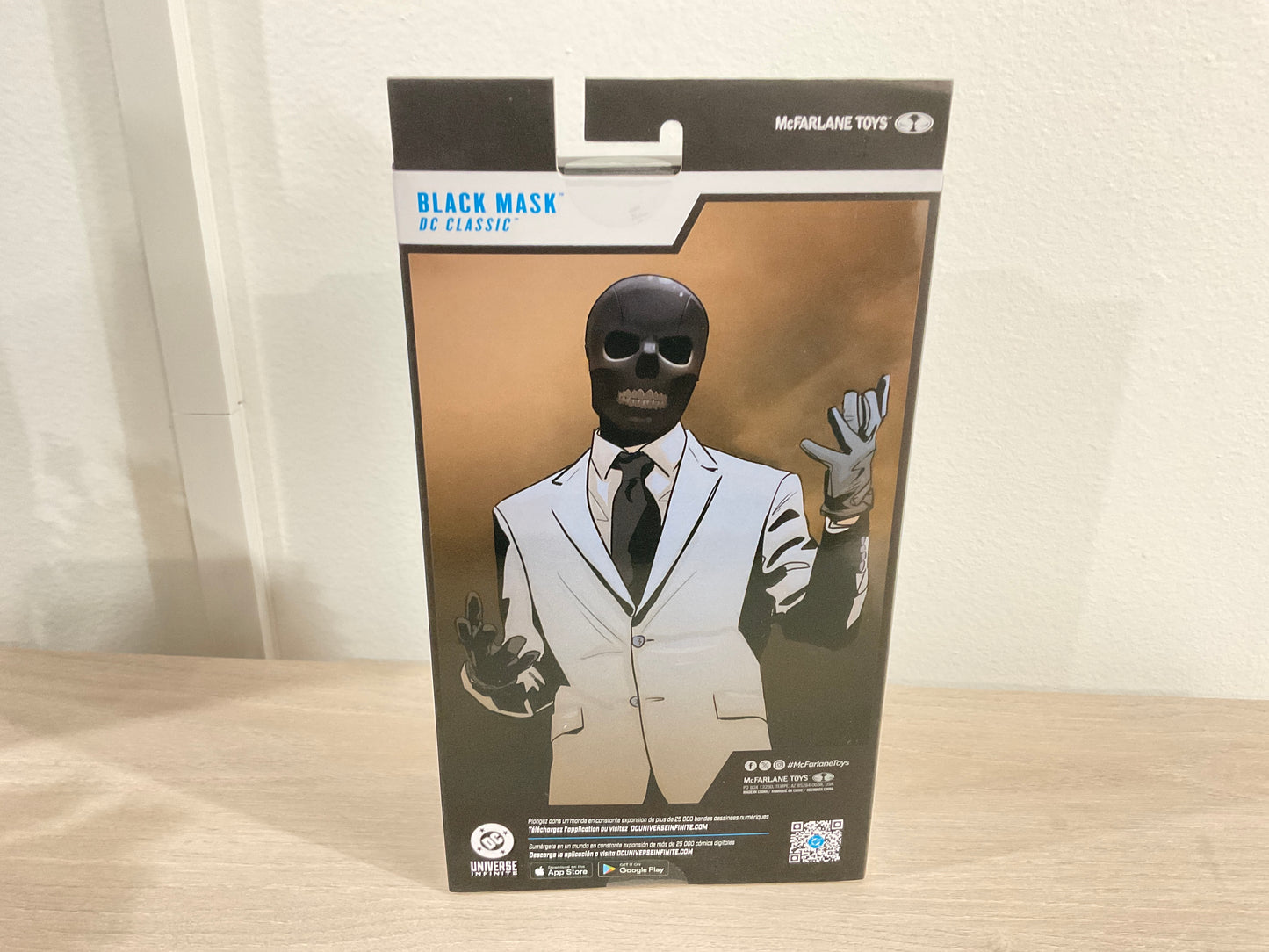 DC Multiverse Black Mask (DC Classic) Red Platinum Edition 7-Inch Scale Action Figure