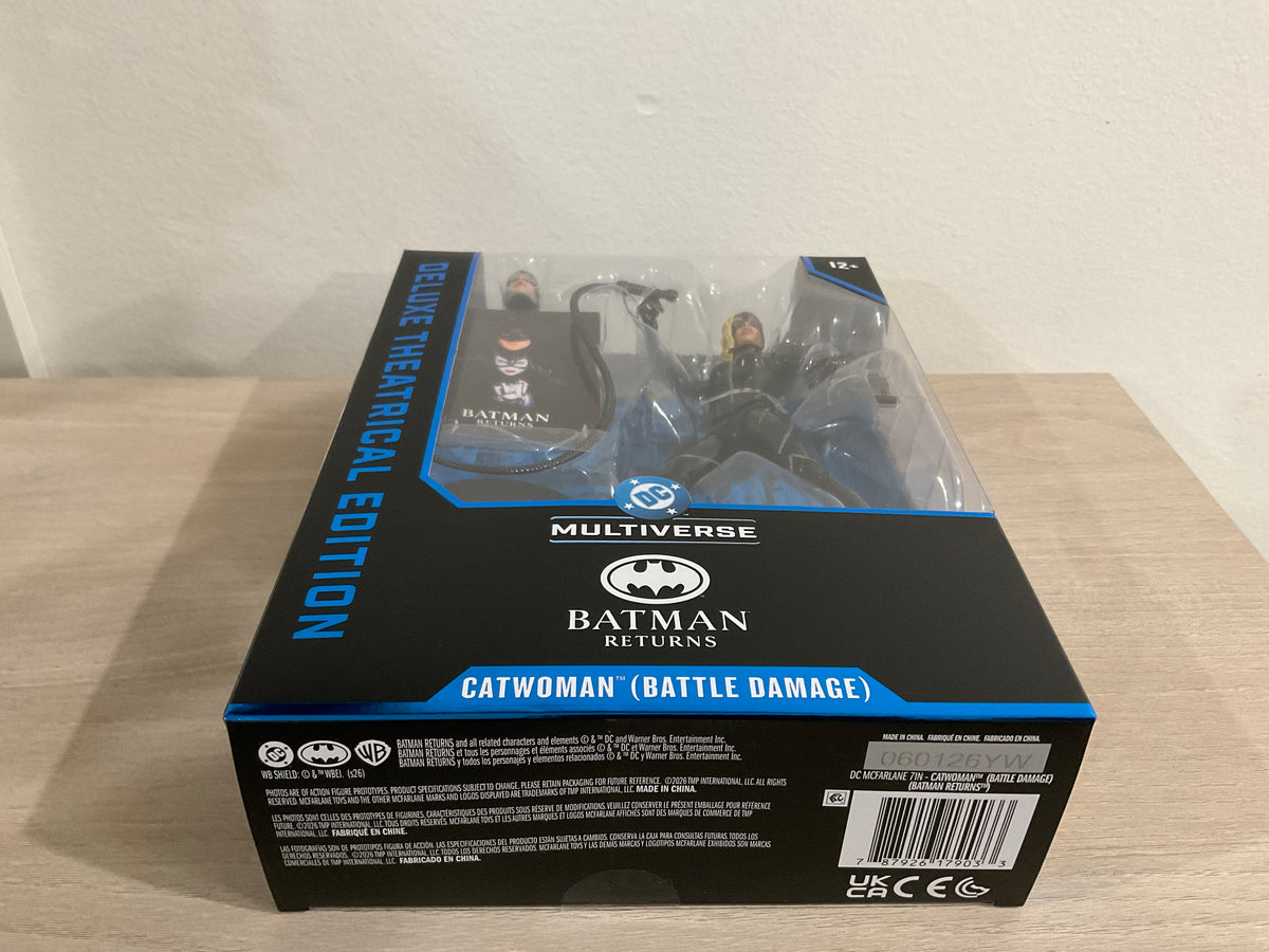 DC Multiverse Deluxe Theatrical Edition Batman Returns Battle Damaged Catwoman 7-Inch Scale Action Figure