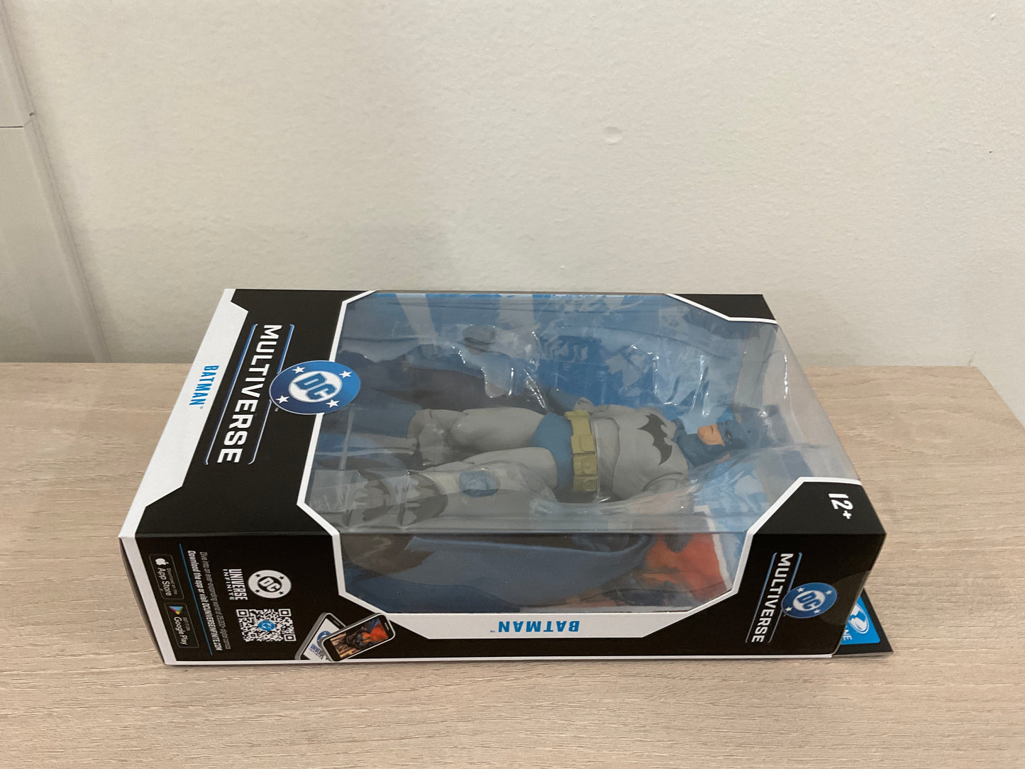 McFarlane DC Multiverse Batman (Batman: Hush 2) 7-Inch Action Figure