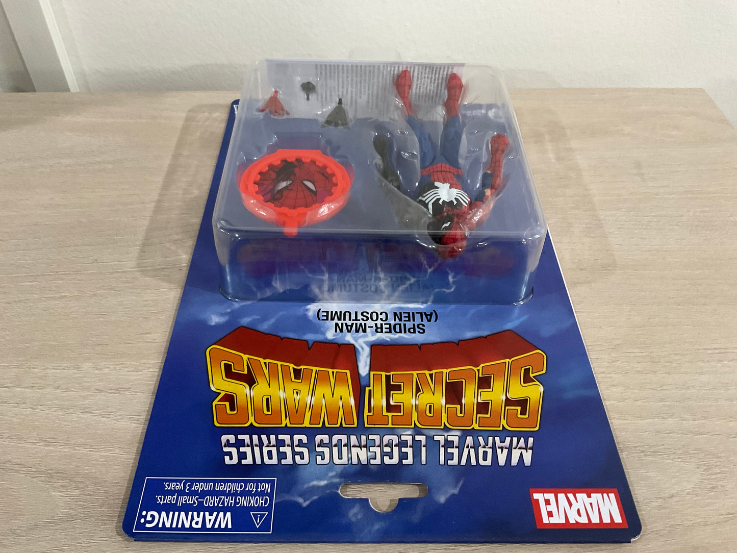 Secret Wars Marvel Legends Series Spider-Man (Alien Costume) 6-Inch Action Figure