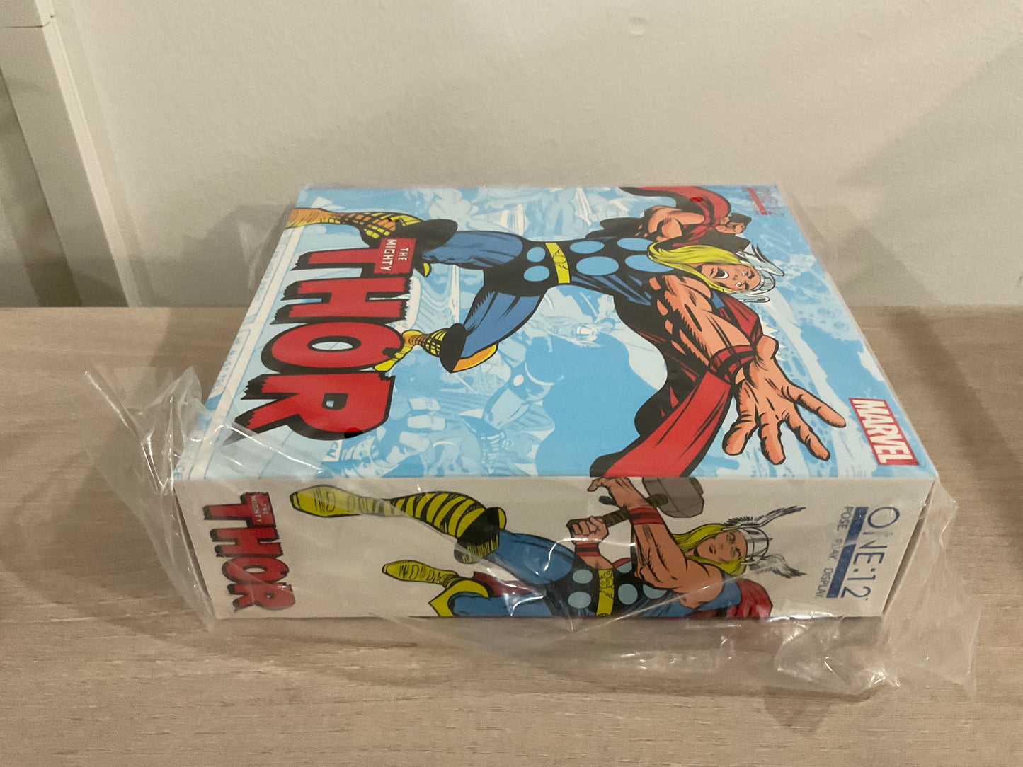 Mezco One:12 Collective Marvel The Mighty Thor Action Figure