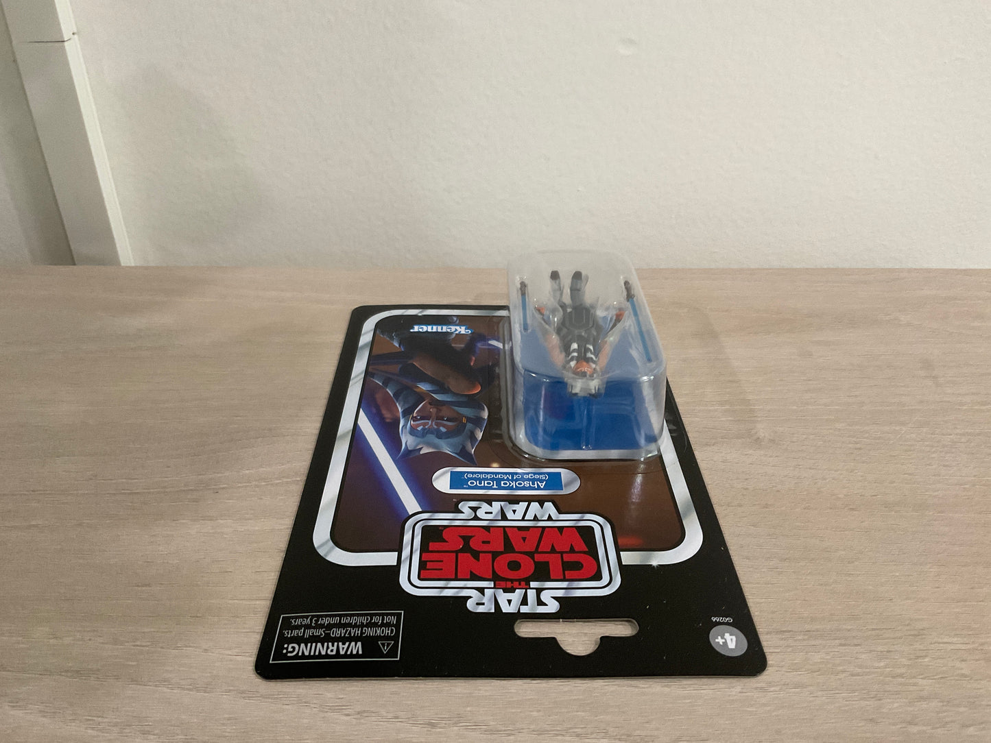 Star Wars The Vintage Collection Ahsoka Tano Escape from Order 66 3.75-Inch Action Figure