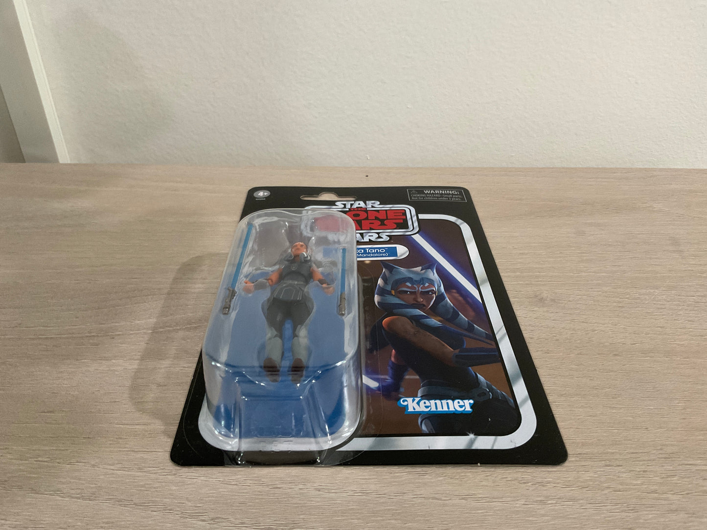 Star Wars The Vintage Collection Ahsoka Tano Escape from Order 66 3.75-Inch Action Figure