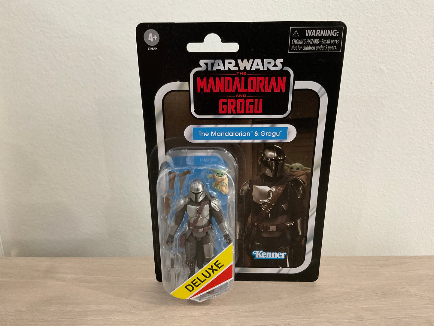 Star Wars The Vintage Collection The Mandalorian & Grogu Deluxe 3.75-Inch Action Figure Substandard Card
