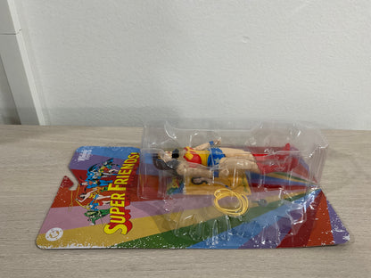 DC Retro Wave 16 Super Friends Wonder Woman 6-Inch Scale Action Figure