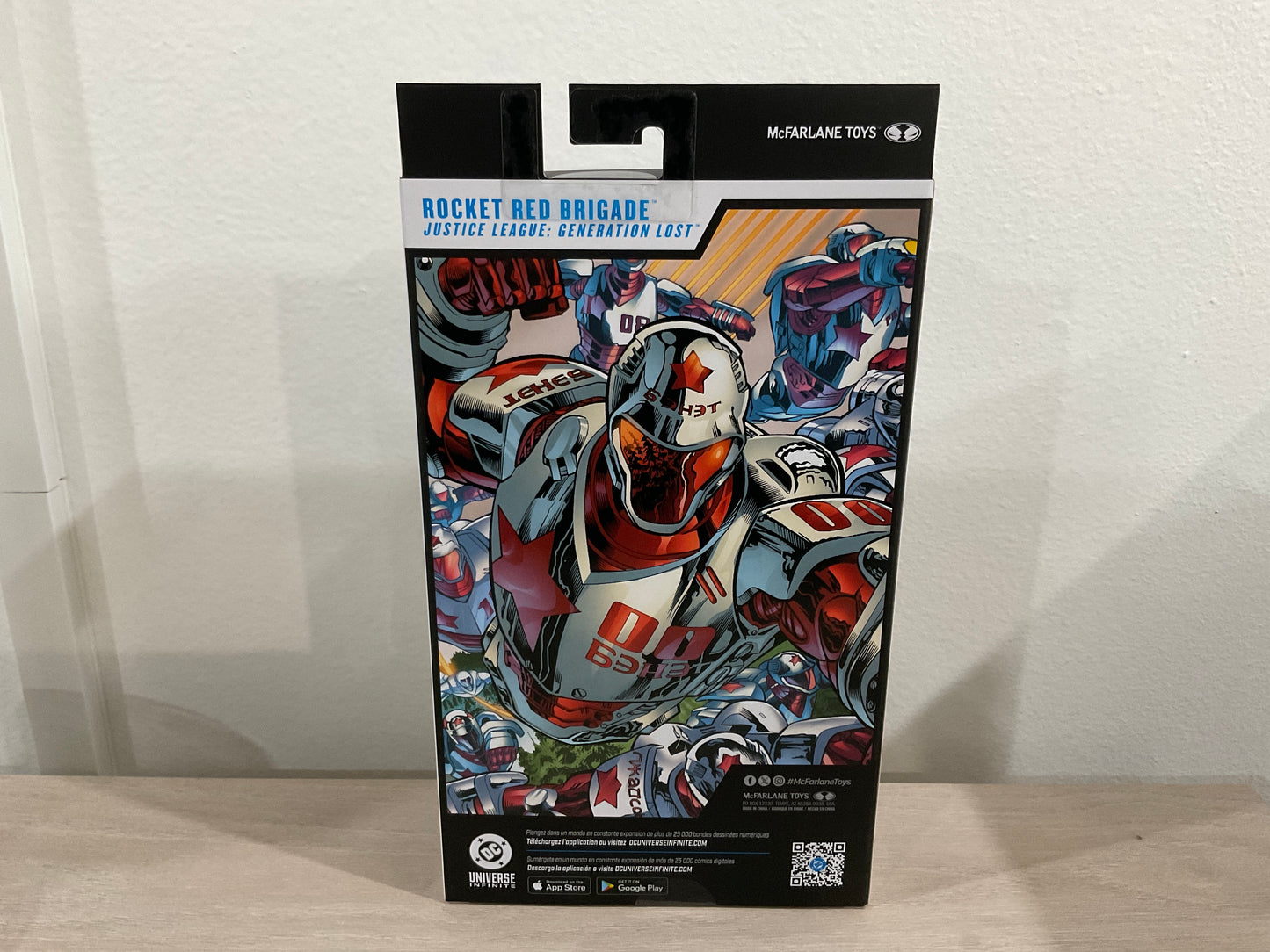 DC Multiverse Wave 25 Rocket Red Brigade (Justice League: Generation Lost) Platinum Chase 7″ Action Figure
