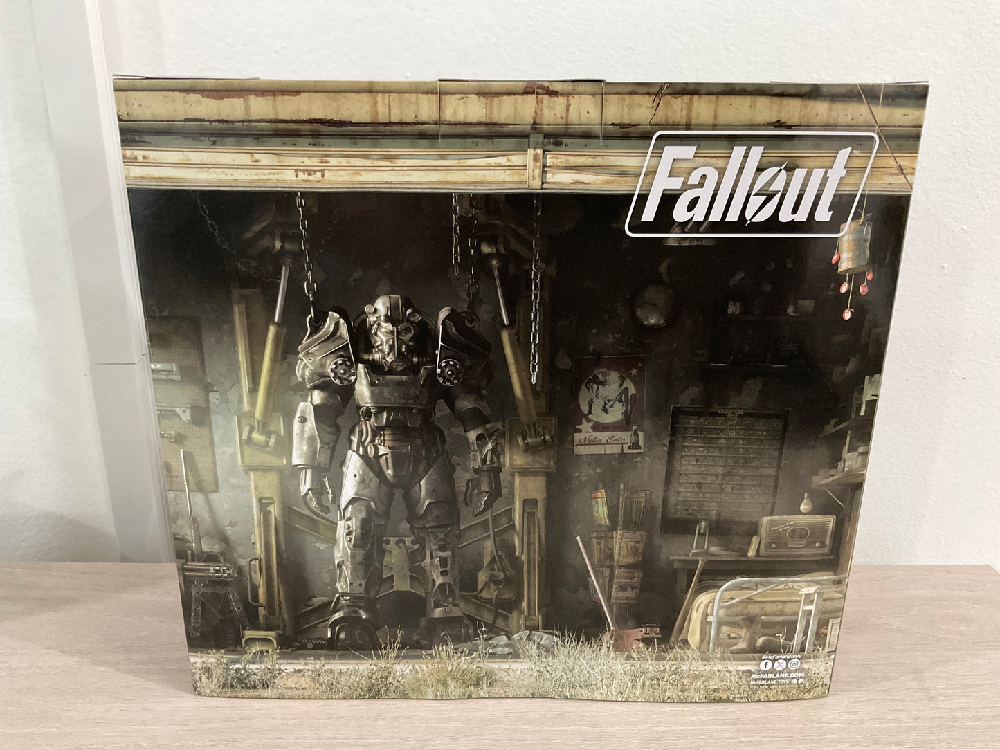 McFarlane Fallout T-60 Vault Tec & Sole Survivor 2-Pack 7-Inch Action Figures