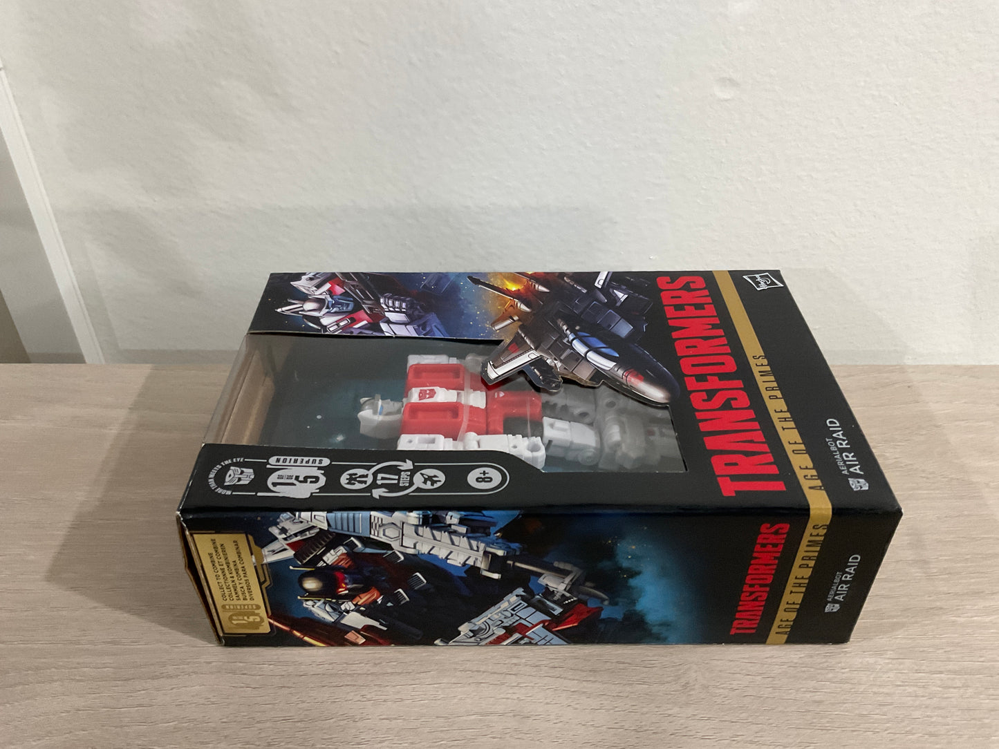 Transformers Generations: Power of the Primes Deluxe Class Air Raid Action Figure