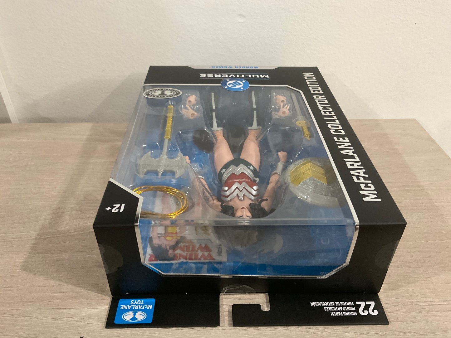DC McFarlane Collector Edition #61 Wonder Woman (1980s) Platinum Edition 7-Inch Scale Action Figure – Chase Variant