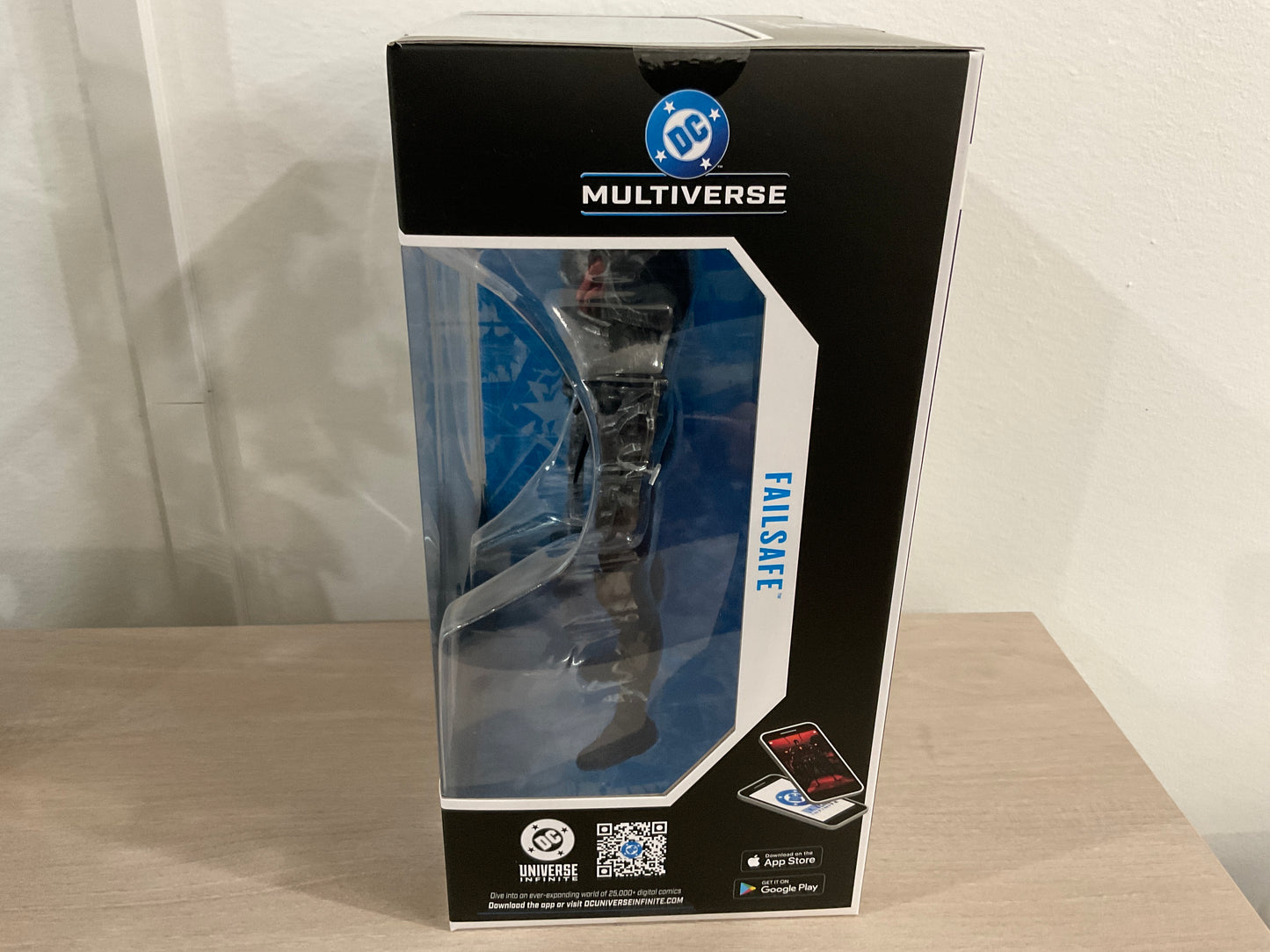 DC Multiverse Figures – Megafigs Wave 11 – Batman: Failsafe – Failsafe | McFarlane Toys