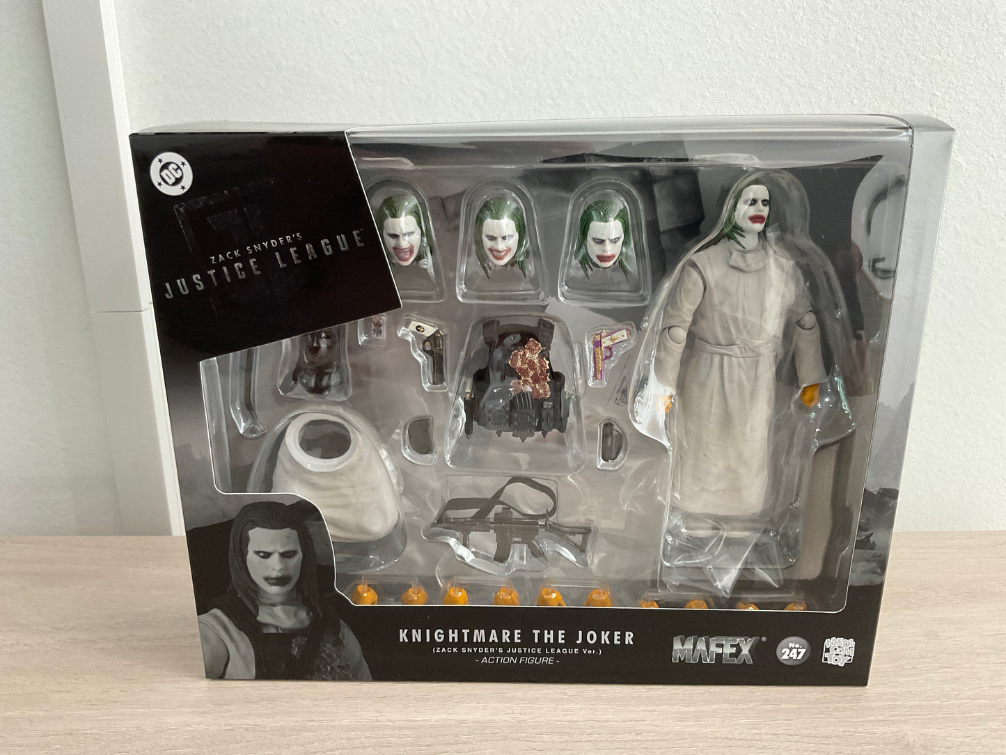 MAFEX No.247 Knightmare The Joker (Zack Snyder's Justice League Ver.) Action Figure