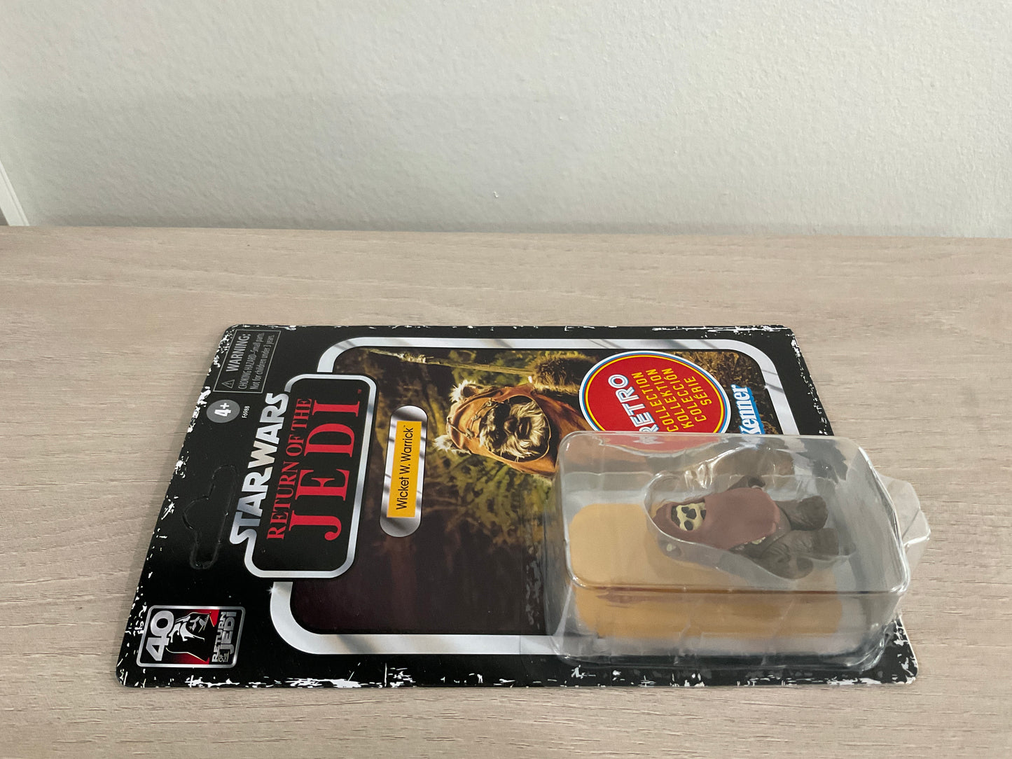 Star Wars Retro Collection Wicket W Warrick Return of the Jedi 3.75-Inch Figure
