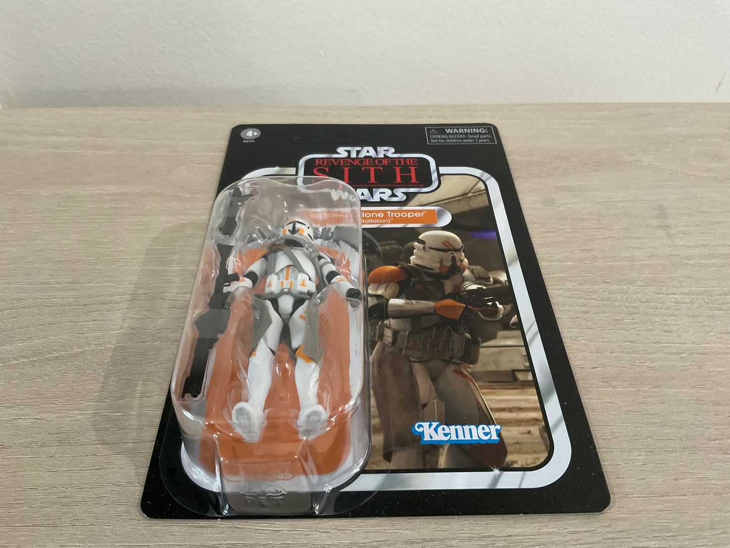 Star Wars The Vintage Collection Airborne Clone Trooper (212th Battalion)
