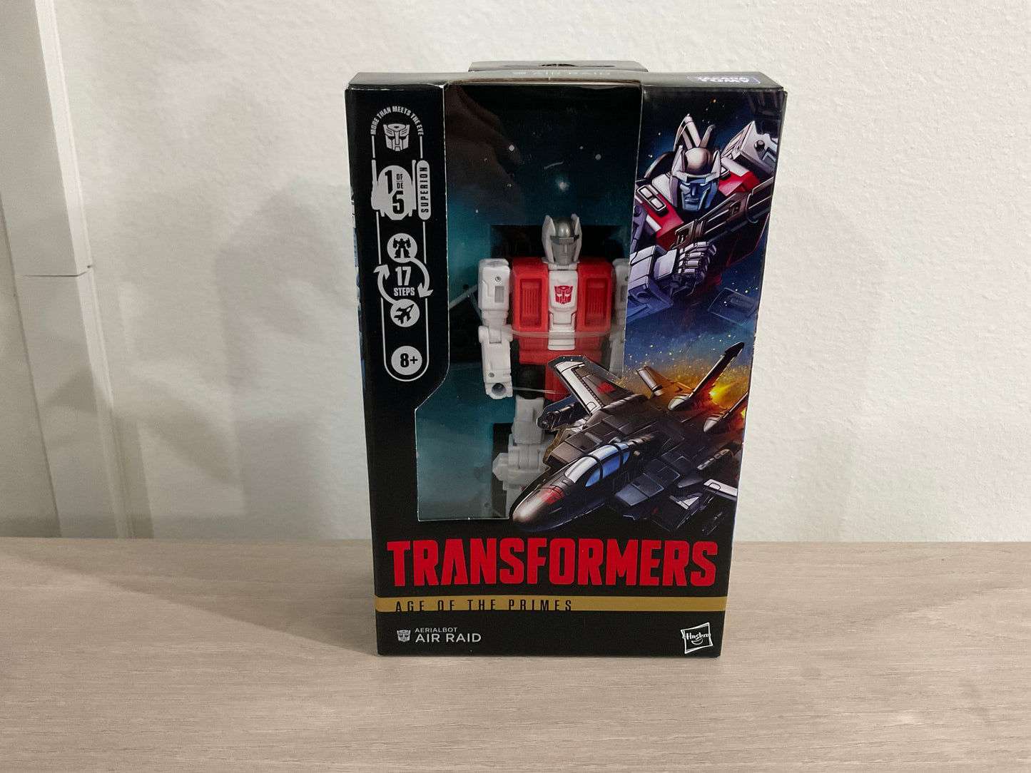 Transformers Generations: Power of the Primes Deluxe Class Air Raid Action Figure