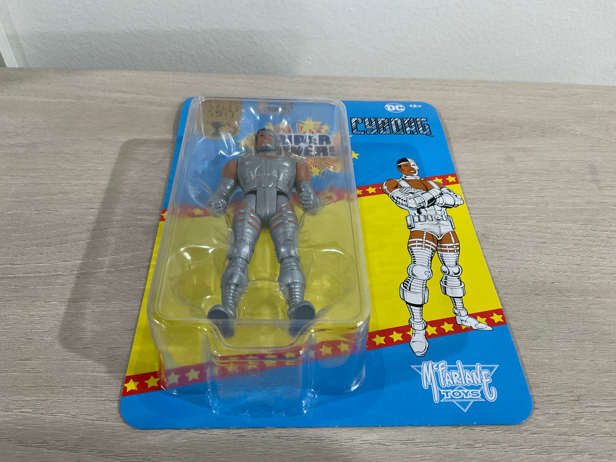 Cyborg 4.5″ Gold Label Figure – DC Super Powers Exclusive