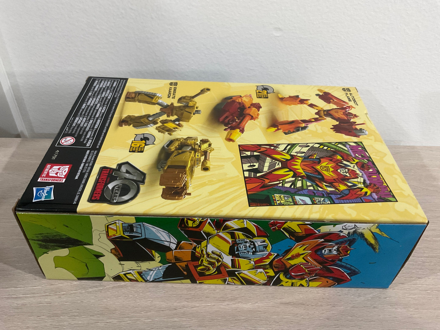 Transformers Generations 40th Anniversary Autobot Flame & Emirate Xaaron Comic Edition Exclusive Two-Pack (Substandard 2)