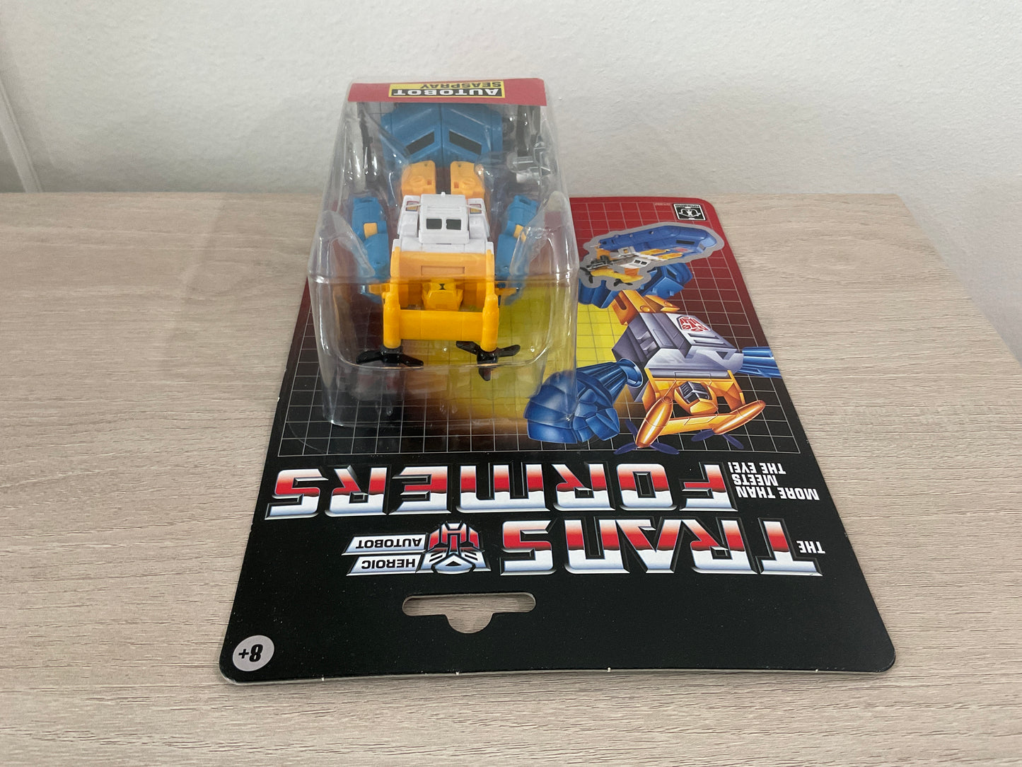 Transformers Toys Autobot Seaspray – Retro G1-Inspired 5-Inch Action Figure