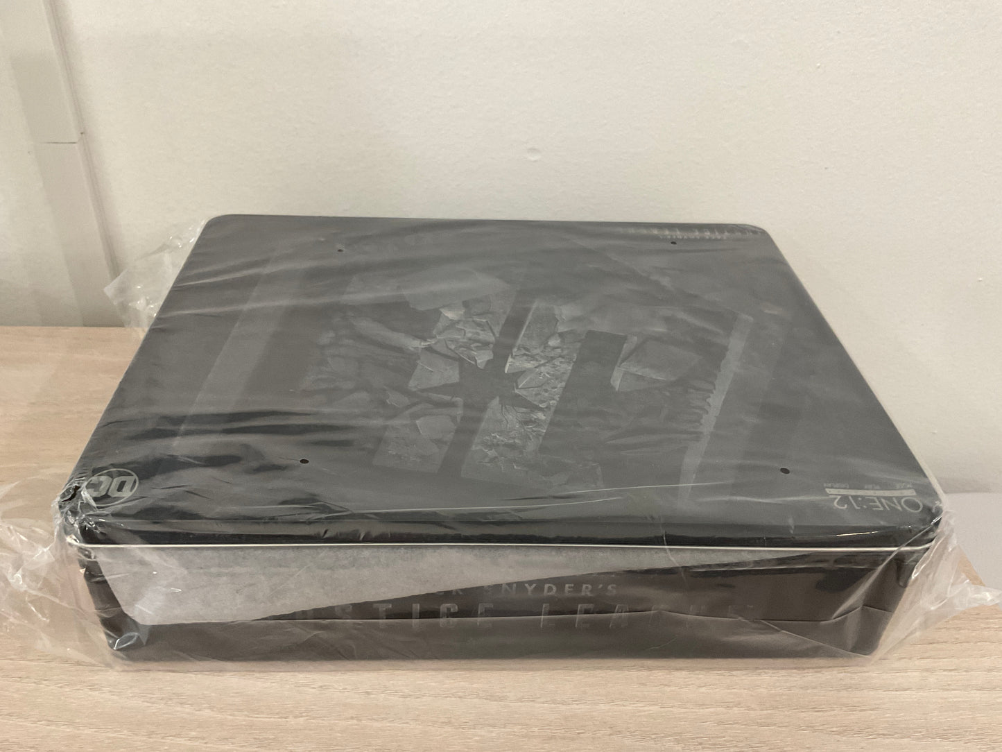 Mezco One:12 Collective Steel Deluxe Boxed Set Zack Snyder Justice League Figure