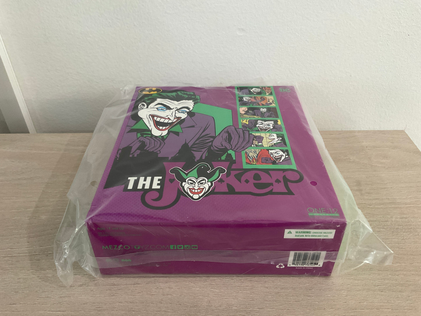 Mezco One:12 Collective Golden Age Joker Batman 6-Inch Deluxe Action Figure