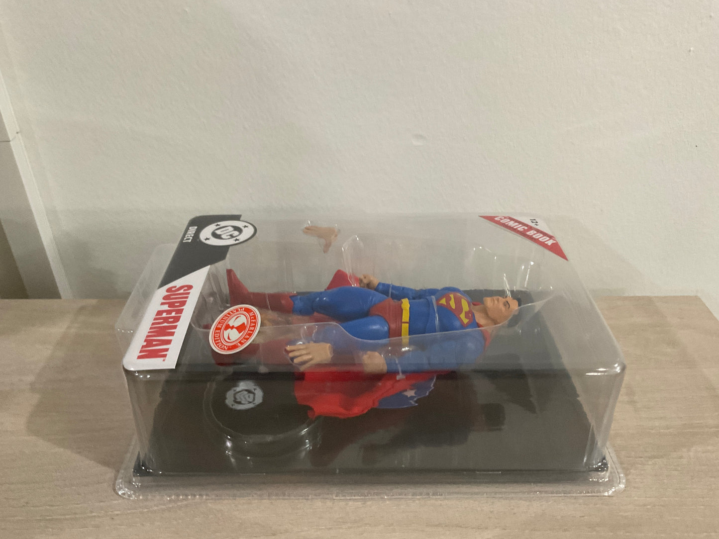 Justice League Superman (Justice #1) Page Punchers Red Platinum Edition 7-Inch Scale Action Figure with Comic Book